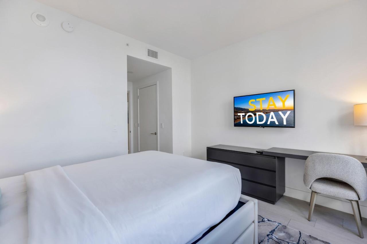 Hyde Beach House: Oceanfront 2BR with Direct Views Hollywood Exterior photo